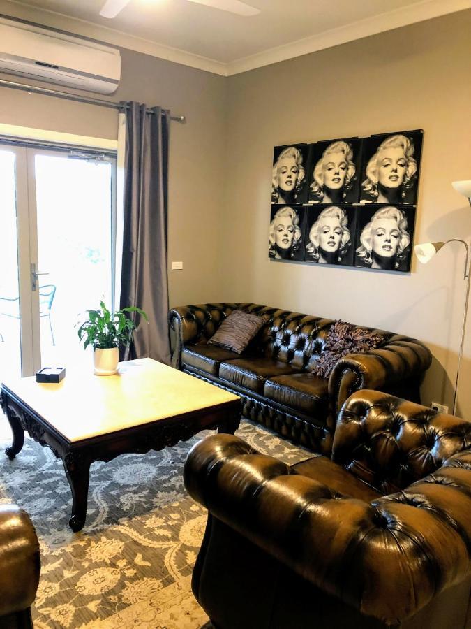 Barklysuites Apartments Рутерглен Экстерьер фото
