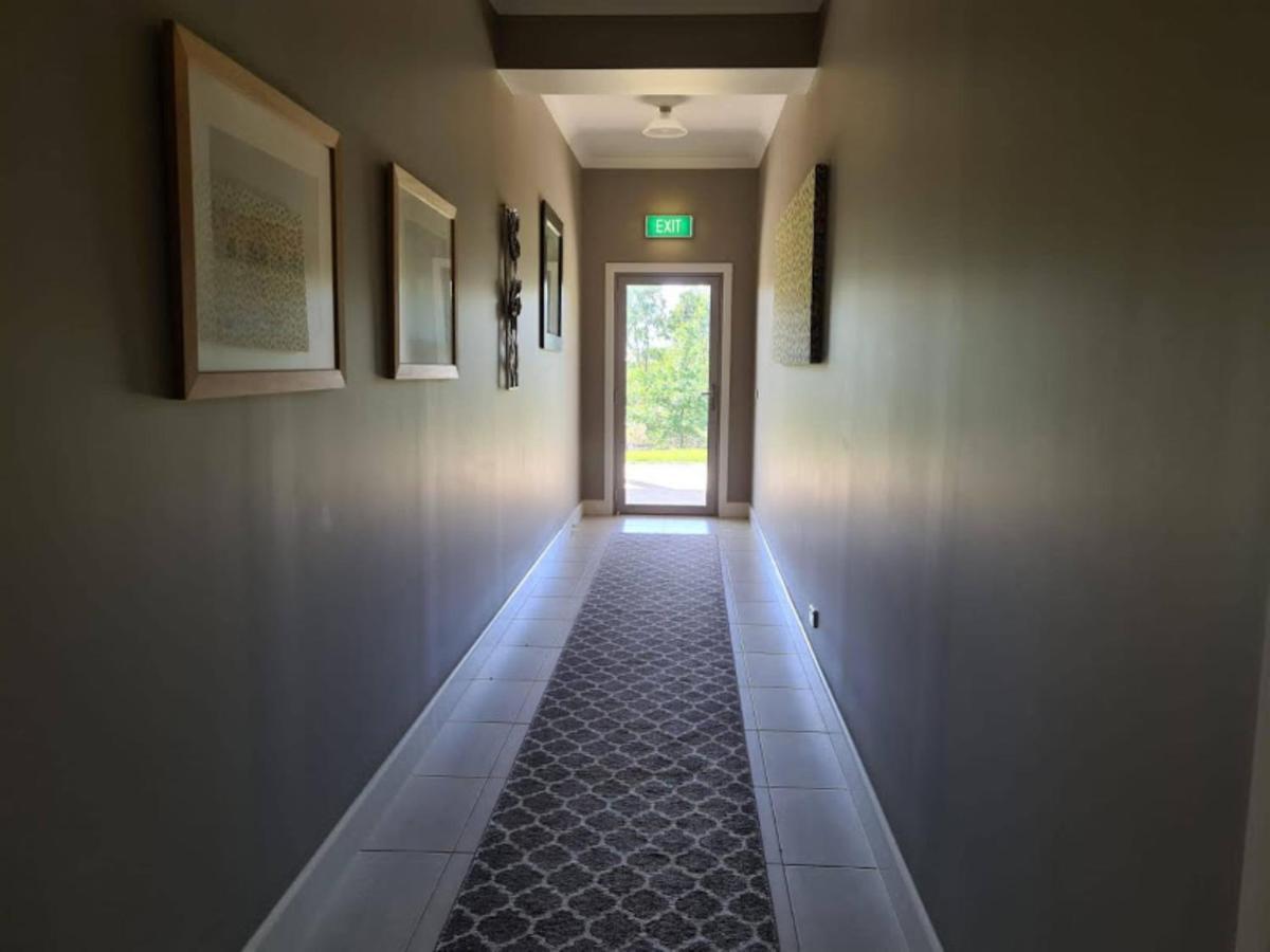Barklysuites Apartments Рутерглен Экстерьер фото